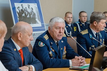 «В небе Оренбурга обрели мы крылья»